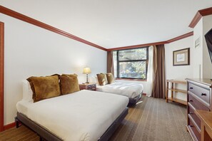 Internet, bed sheets - Ski-in/ski-out third-floor studio with free WiFi & access to resort amenities (Olympic Valley)