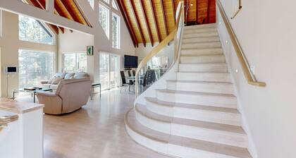 Lake view escape with private, scenic deck, heated driveway