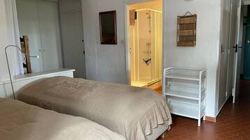 4 chambres, fer et planche Ă repasser, Wi-Fi gratuit