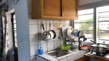 Căn hộ | Bếp riêng | Tủ lạnh, bếp nấu, máy rửa bát, ấm điện