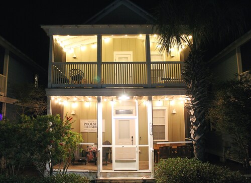 Poolside. Winter DISCOUNTS. Beach, Hot Tub, Porch & Relax!