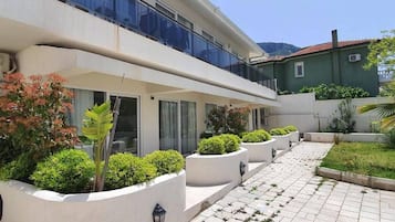 House | Kawasan hartanah