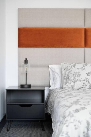 1 habitación, escritorio, tabla de planchar con plancha y wifi gratis 