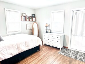 3 bedrooms, desk, travel cot, free WiFi