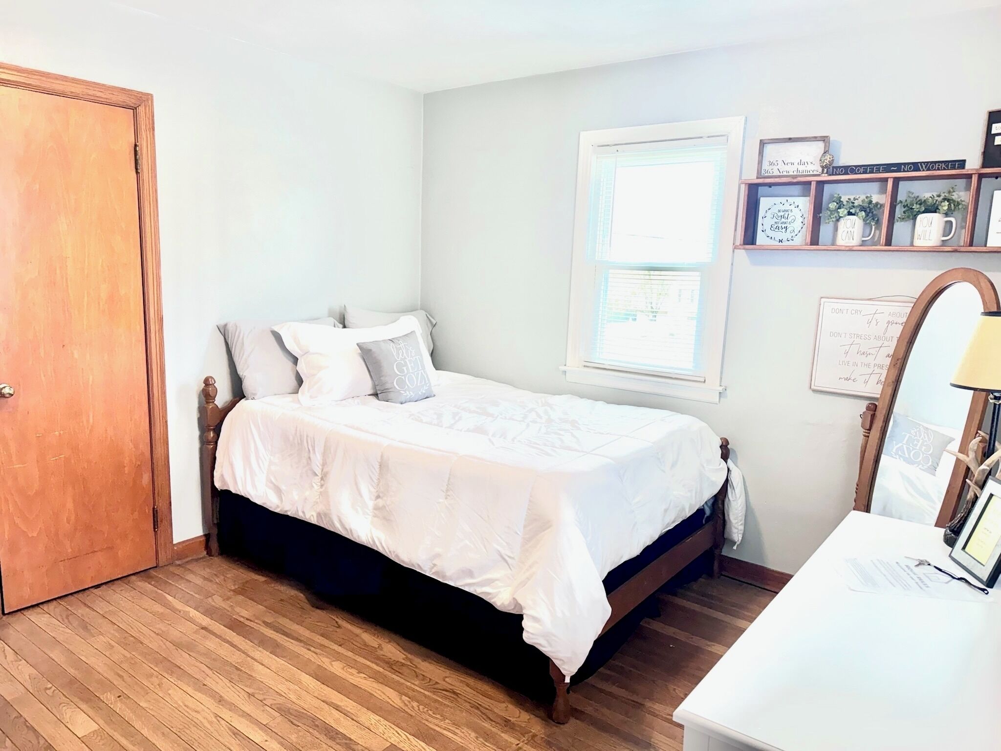 3 bedrooms, desk, travel crib, WiFi (free)