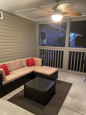 Televisión y chimenea 