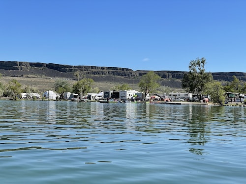 Blue Lake Resort