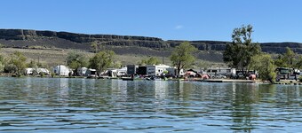 Blue Lake Resort
