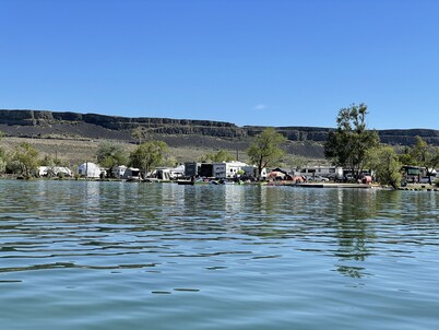 Blue Lake Resort