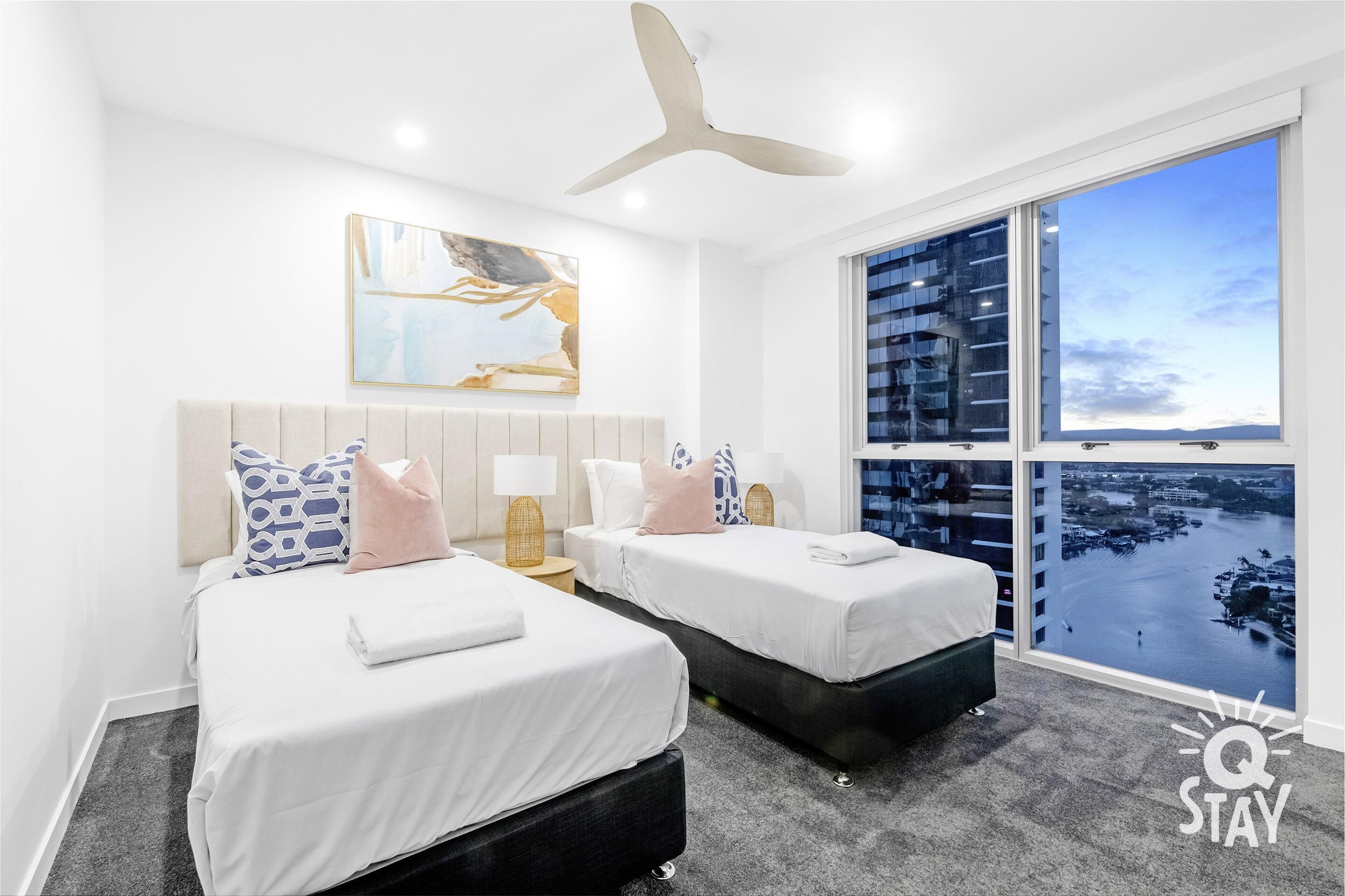 Chevron – 3 Bedroom Superior Unit — Q Stay — image 13