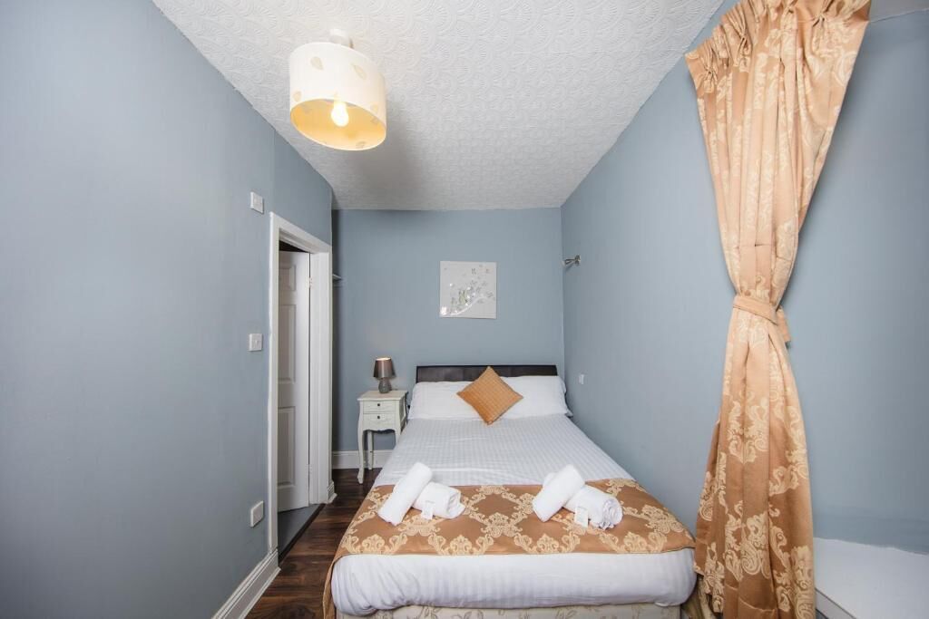 2 bedrooms, in-room safe, desk, iron/ironing board