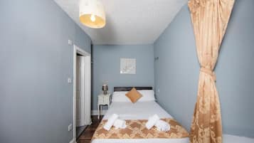 2 bedrooms, in-room safe, desk, iron/ironing board