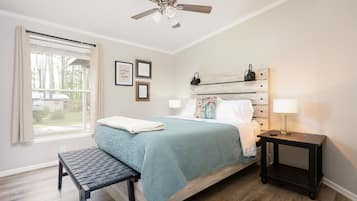 4 bedrooms, desk, iron/ironing board, travel cot