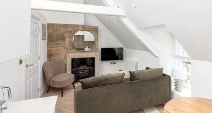 Stylish Apartment in Converted 18th-Century Guest House | Central Rothbury