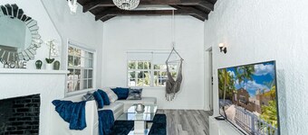 Bike to Beach-Spacious With Patio BBQ Plus Game Room