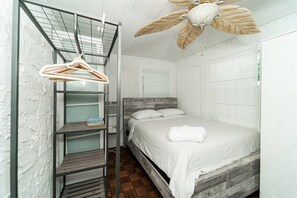 3 bedrooms, desk, iron/ironing board, WiFi