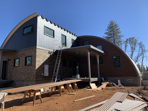 New Custom Quonset on private road. 25 minutes to Chico State