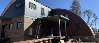 New Custom Quonset on private road. 25 minutes to Chico State