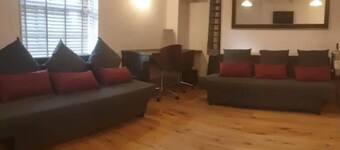 Sparks - Family Suite in Canalside Guesthouse