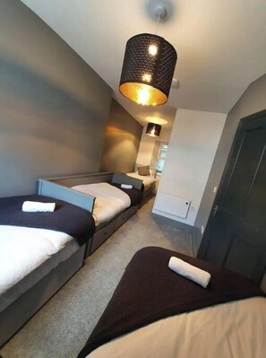 4 bedrooms - Luxury Townhouse in the Heart of Galway No.11 (Galway)