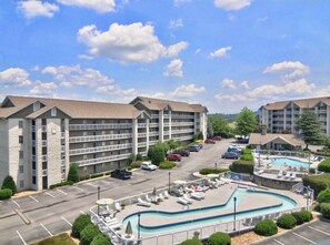 室内游泳池，室外游泳池