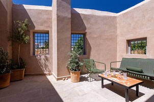 Cretan Living Suite | Βεράντα/αίθριο
