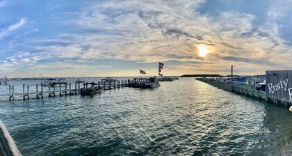 Perfect Family-Friendly Condo 5 Houses from the Ocean on the Beach Block Dewey