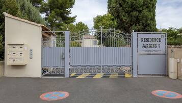 Enceinte de lâhĂ©bergement