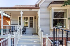 Terrace/patio - Little Jewel | Charming Private Home w/ views Aspen Mountain & BBQ, 4 Blocks from the Gondola (Aspen)