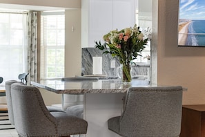 Dining - "Fountain of Youth" 2 bedroom 3 bath, bikes, BBQ (North Port)