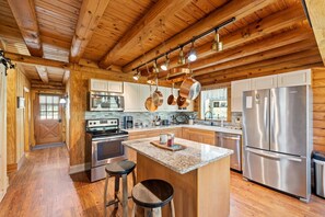 Fridge, microwave, oven, stovetop - Woodsong at Wolf Laurel Resort - newly renovated cabin (Mars Hill)