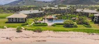 Kauai Beach Villa Walk to Beach, full kitchen, separate living room FREE PARKING