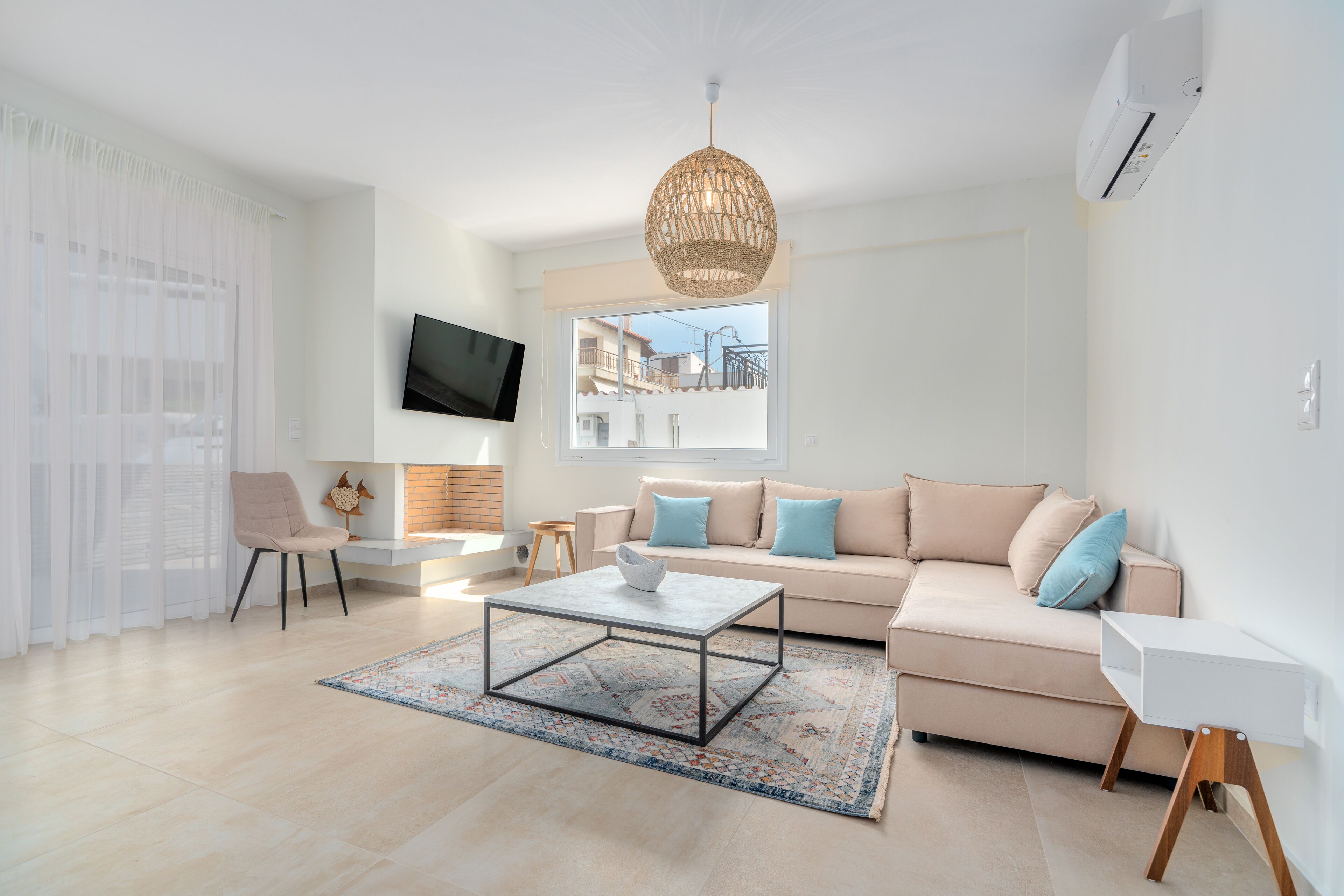 Boutique Apartment CASA | Living area | Fireplace