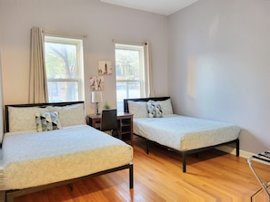 2 bedrooms, desk, iron/ironing board, free WiFi