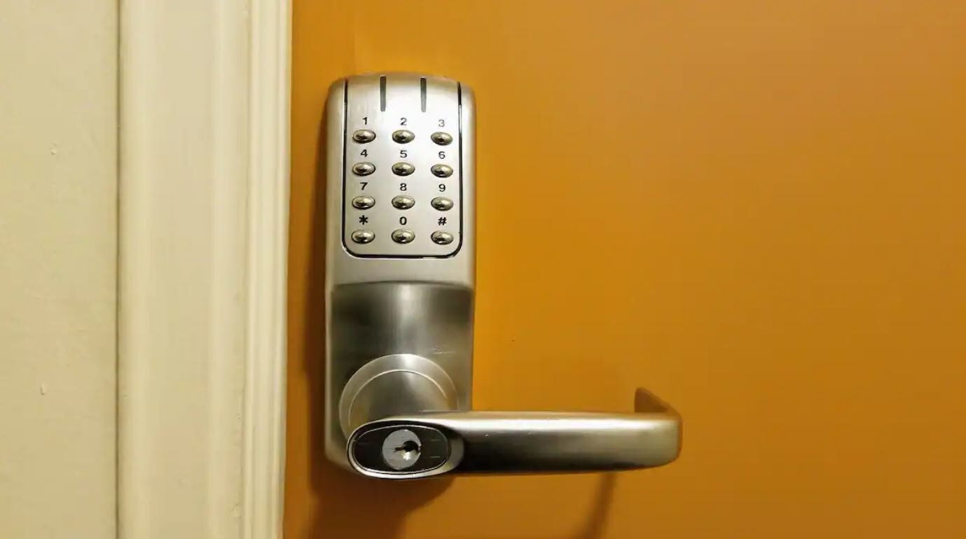 Self check-in/out with keyless entry. No keys to lose!