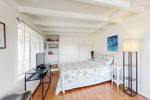 3 bedrooms, WiFi, bed sheets
