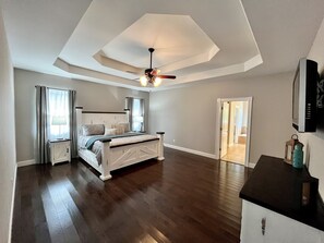 4 bedrooms, iron/ironing board, free WiFi, bed sheets