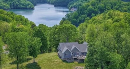 Private & Cozy Home, Close to Lake