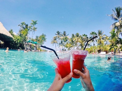 Oceanview’s with Buggy & Transfers by Compass 10