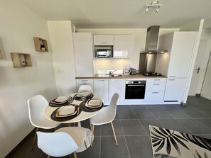 Kühlschrank, Ofen, Geschirrspüler, Toaster