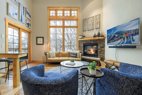 Alpen Glow Row House 5 | Steps To Shops & Dining | Downtown Steamboat