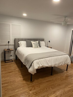3 habitaciones, escritorio, wifi gratis y ropa de cama 