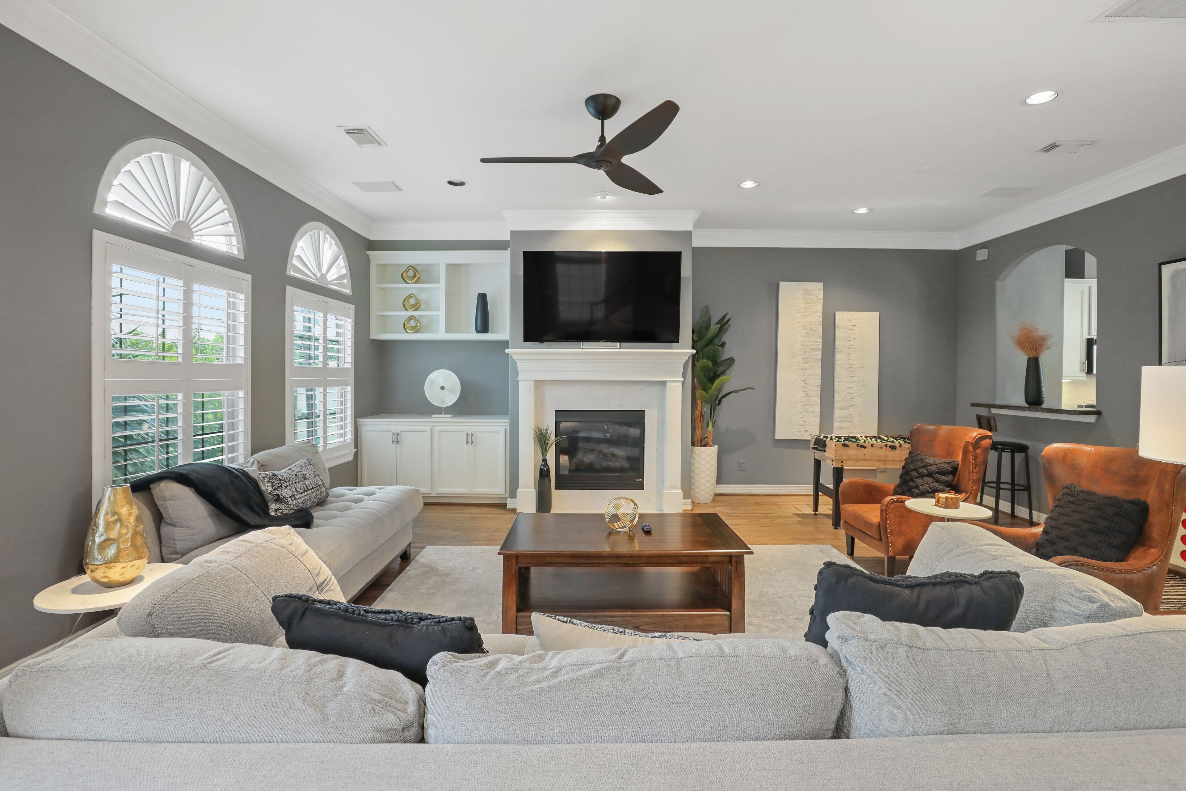 ✨ Modern Getaway | Downtown Houston | Sleeps 8 ✨