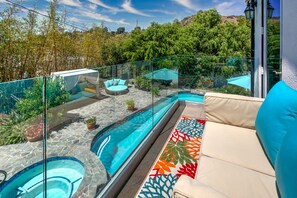 Property grounds - Modern Beverly Hills All-Suite Estate | Pool, Hot Tub | 9 Mins to Rodeo Drive (Beverly Hills)