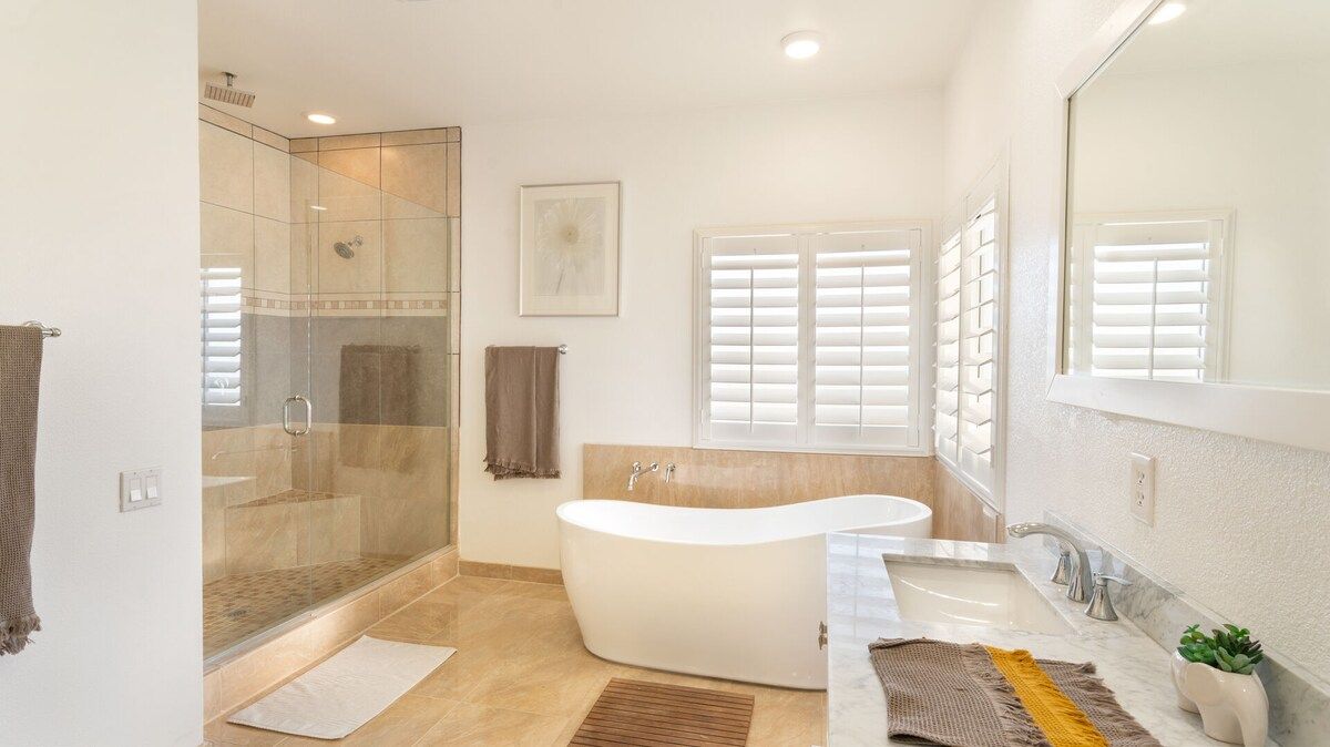 Bathtub, hair dryer, towels