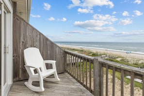 Property grounds - “Shore Thing” at our spacious Beachfront Oasis - WEST (Emerald Isle)