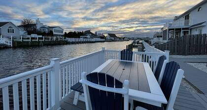 Lovely Spacious Waterfront escape (or WFH) Kayaks, 72' dock, mins to LBI beaches
