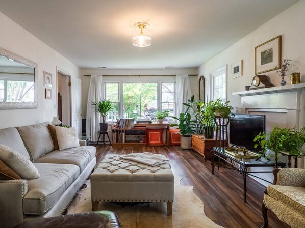 TV connectée, livres, médiathÚque, chaßne hi-fi