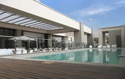 Luxury stay in the heart of Sandton Apartment 214