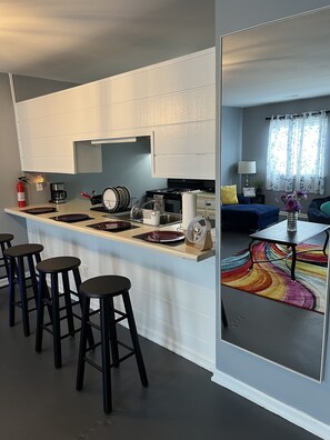 Fridge, oven, stovetop